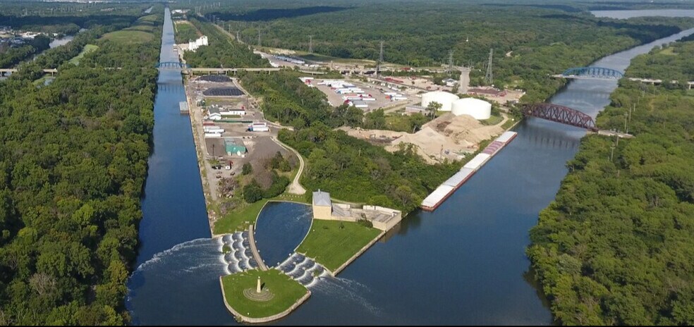 Primary Photo Of 13108 Grant Rd, Lemont Industrial For Lease