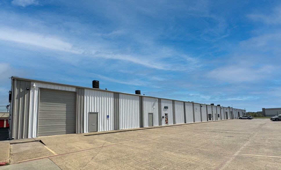 Primary Photo Of 1210 W Scyene Rd, Mesquite Distribution For Lease