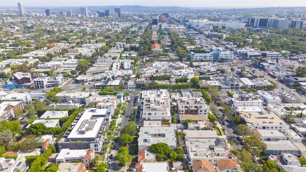 More Photos Of 745 N Croft Ave, Los Angeles Apartments For Sale