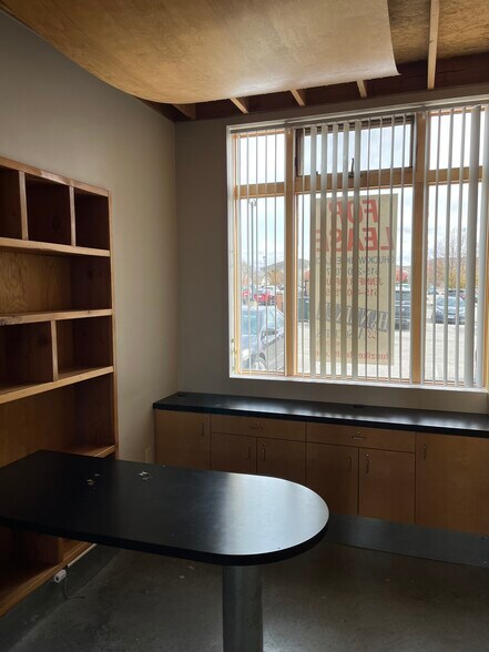 More Photos Of 2712 Stange Rd, Ames Storefront Retail Office For Sale
