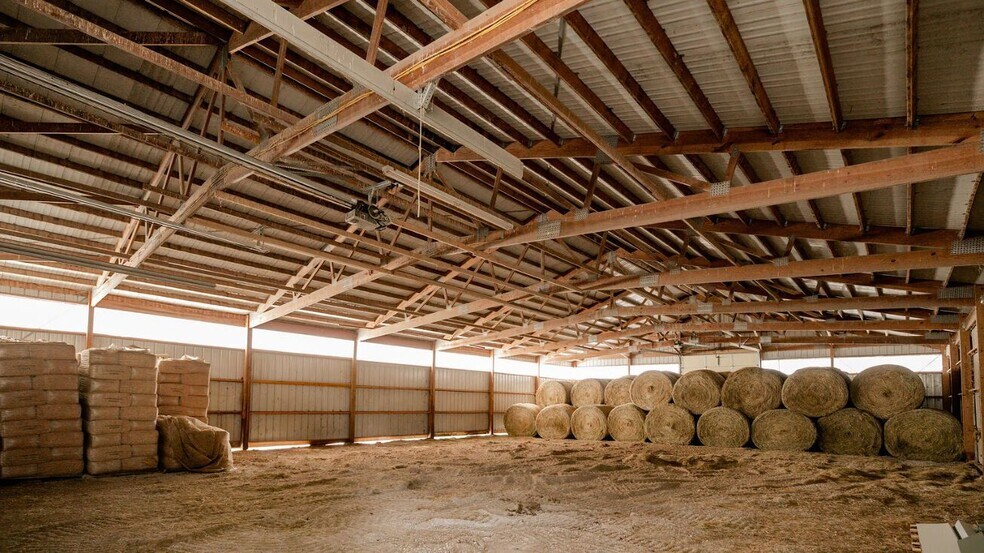 More Photos Of 352 MO-245, Dadeville Horse Stables For Sale