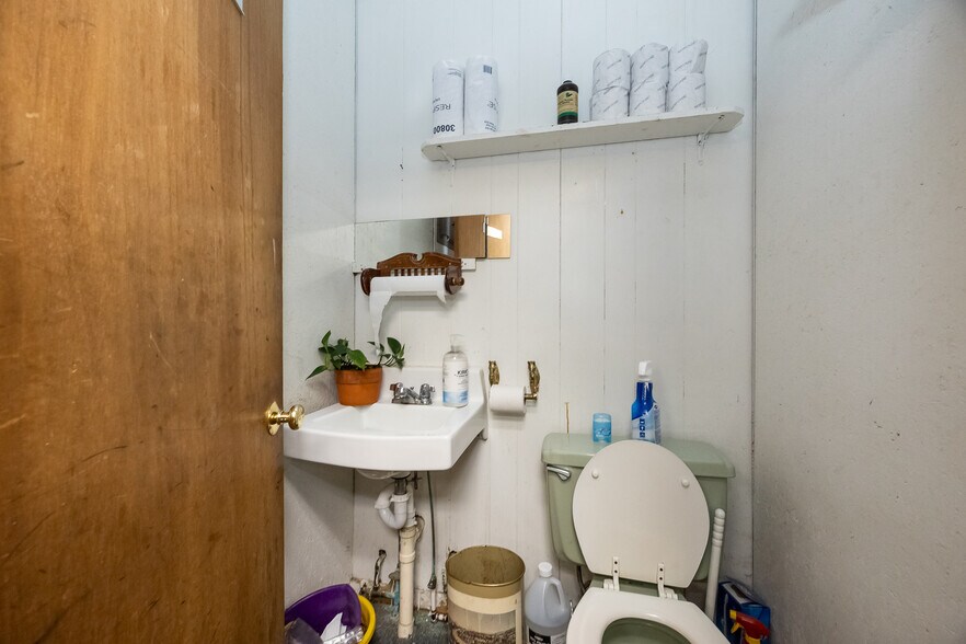 More Photos Of 1340 Pottstown Pike, West Chester General Retail For Sale