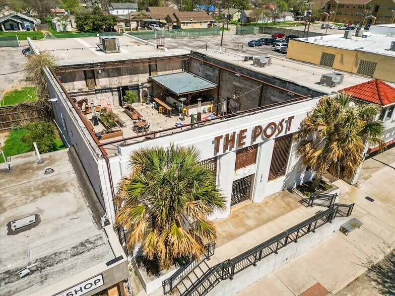 More Photos Of 2925 Race St, Fort Worth Restaurant For Lease