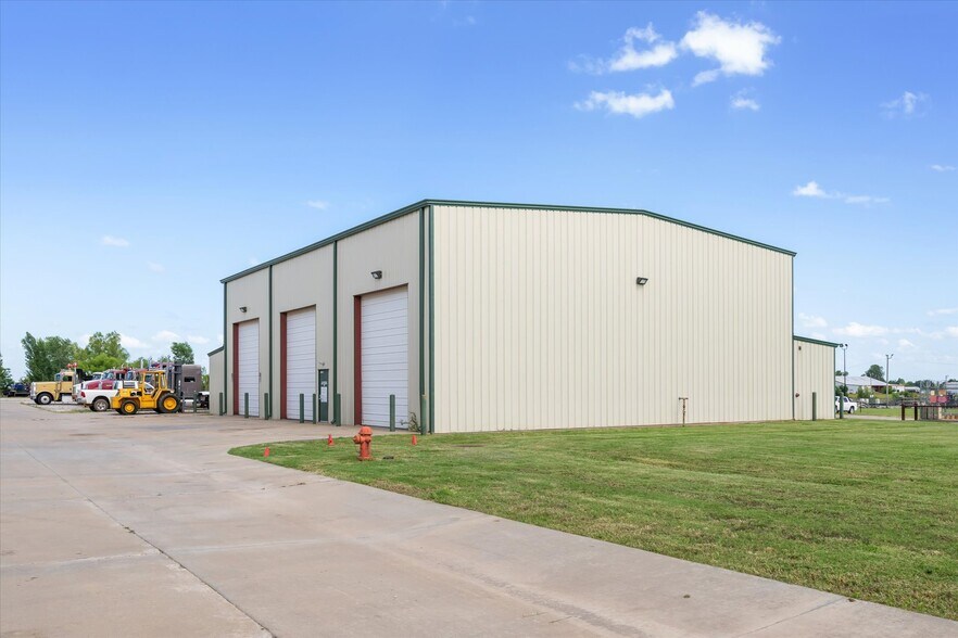 More Photos Of 13020 S Sunnylane Rd, Moore Industrial For Lease