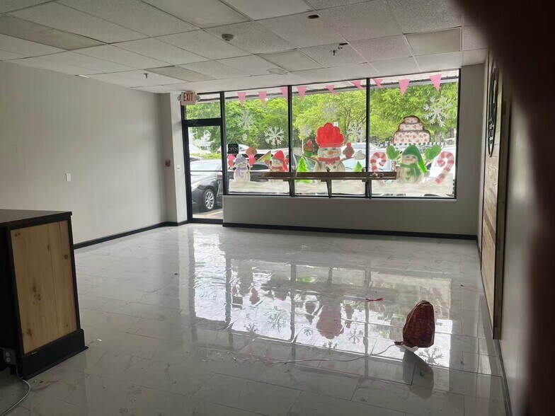 Primary Photo Of 840-850 Portion Rd, Ronkonkoma Unknown For Lease