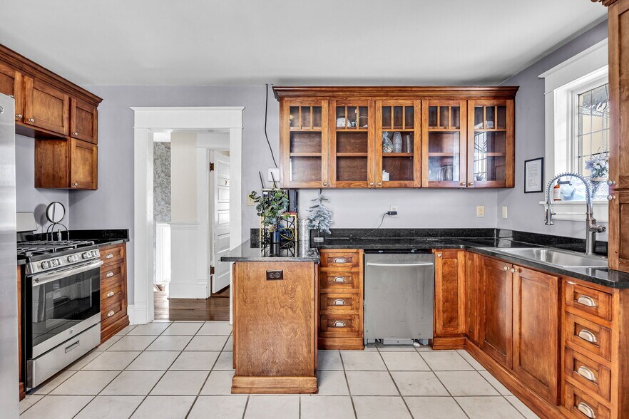 More Photos Of 126 S Spruce St, Winston-Salem Office Residential For Sale