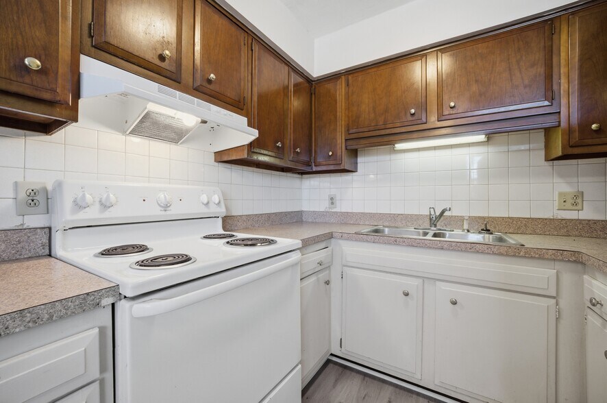 More Photos Of 3475 Azalea Garden Rd, Norfolk Apartments For Sale