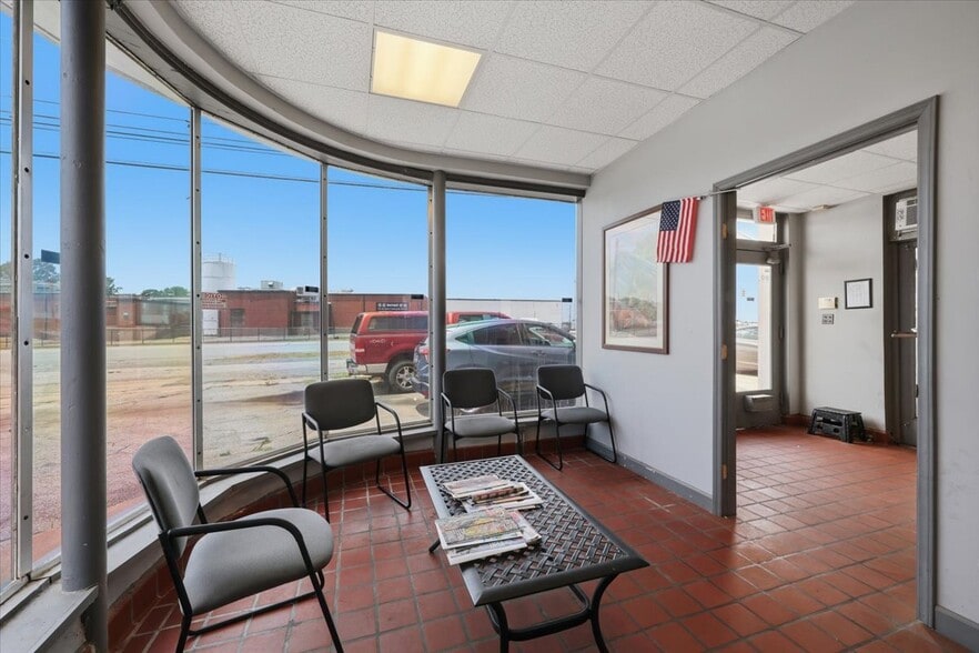 More Photos Of 2852 Wade Hampton Blvd, Taylors General Retail For Sale