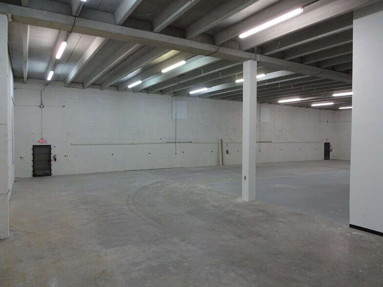 More Photos Of 1740-1742 NW 93rd Ave, Miami Warehouse For Lease
