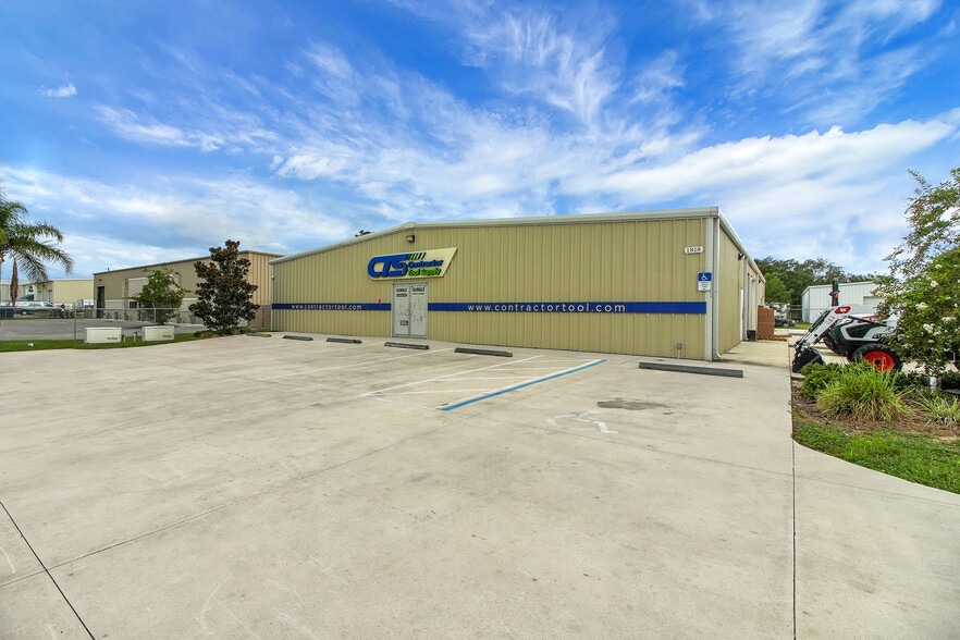 More Photos Of 1818 Greenleaf Ln, Leesburg Warehouse For Sale