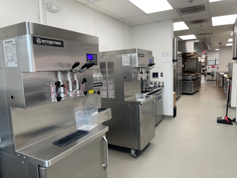 More Photos Of 121 Main St, Oswego Restaurant For Lease