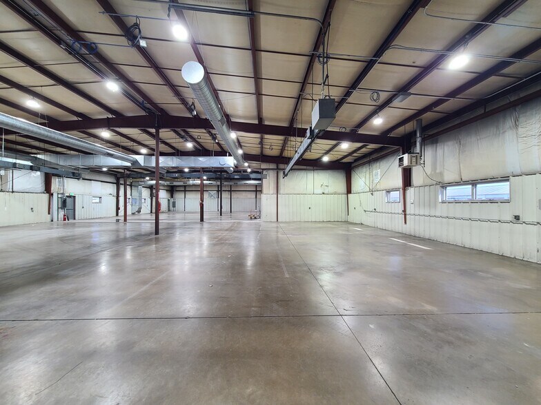 More Photos Of 7007 Trafalgar St, Fort Wayne Light Manufacturing For Lease