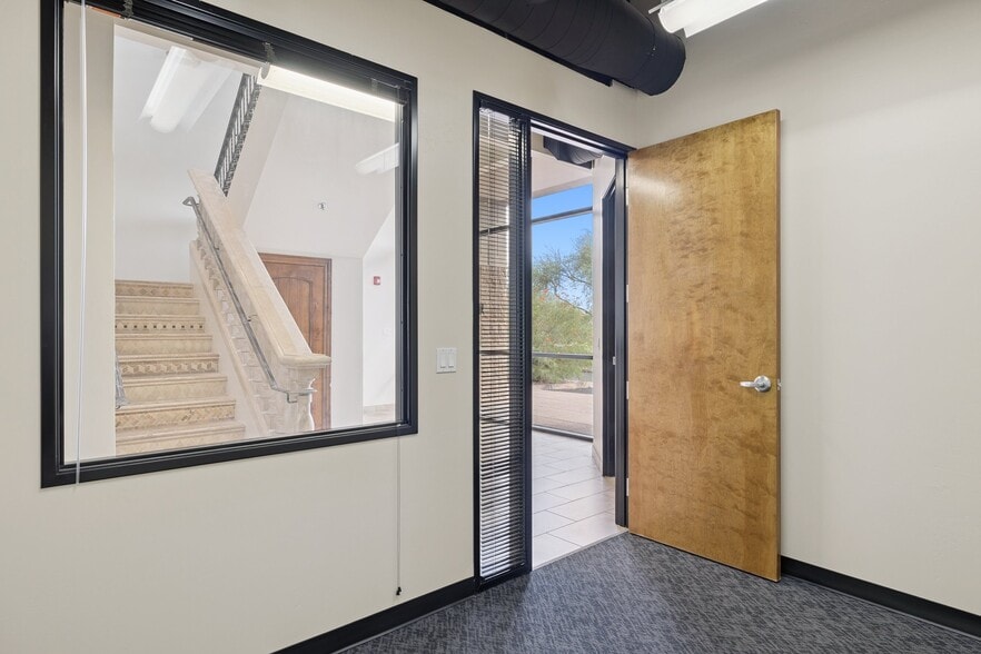 More Photos Of 9096 E Bahia Dr, Scottsdale Showroom For Sale