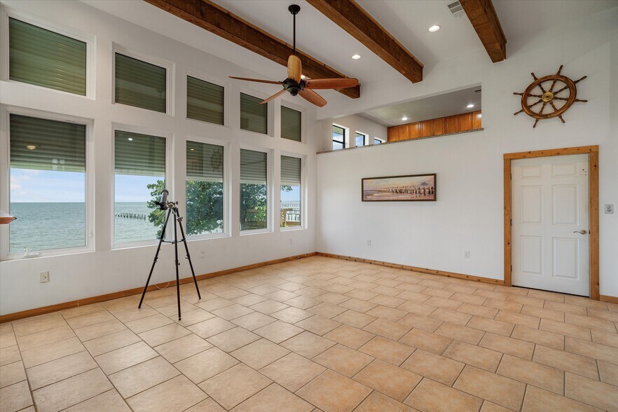 More Photos Of 804 Bay Ave, Kemah Specialty For Sale