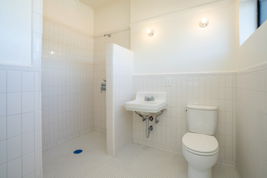 More Photos Of 5128 Marathon St, Los Angeles Apartments For Sale