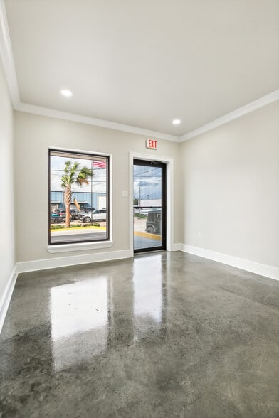 More Photos Of 2326 Helena St, Kenner Industrial For Sale