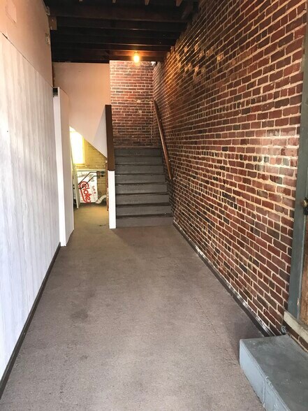 More Photos Of 128-130 W Culpeper St, Culpeper General Retail For Lease