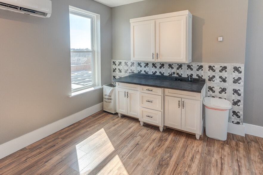More Photos Of 205 S Illinois St, Belleville Office Residential For Sale