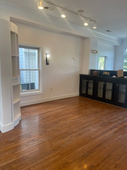 More Photos Of 3512 Worthington Blvd, Urbana General Retail For Lease