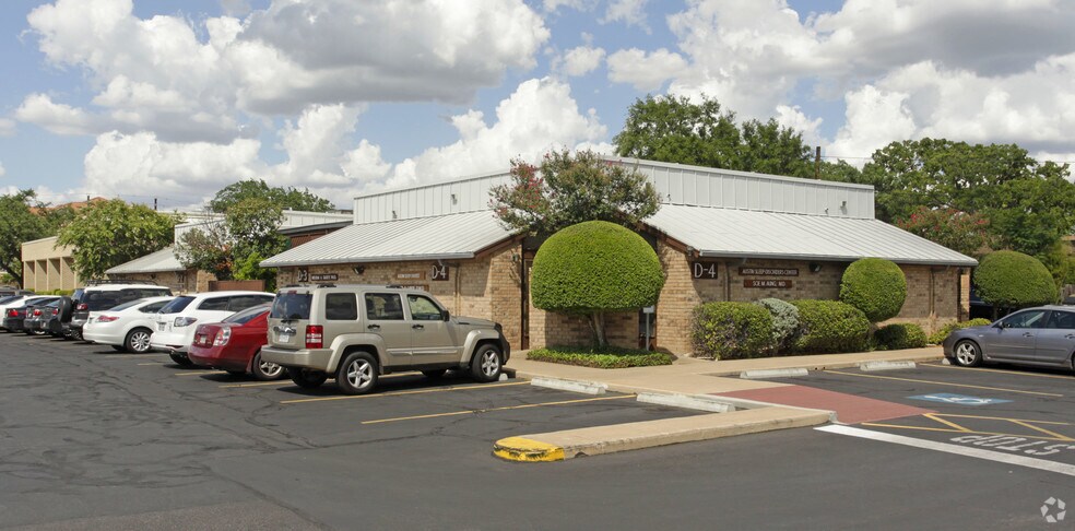 More Photos Of 711 W 38th St, Austin Unknown For Lease