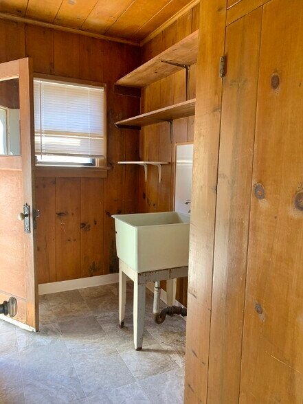 More Photos Of 1 Hodel Dr, Hollister Apartments For Sale