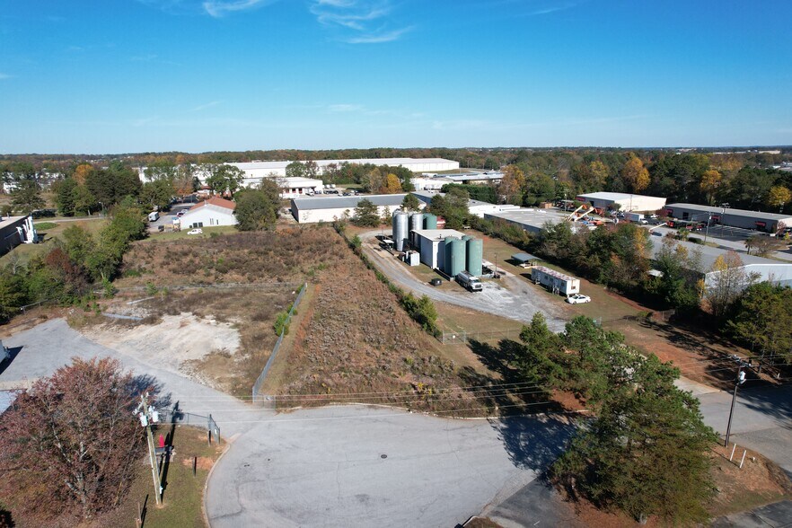 More Photos Of 16 Geneva Ct, Greenville Warehouse For Lease