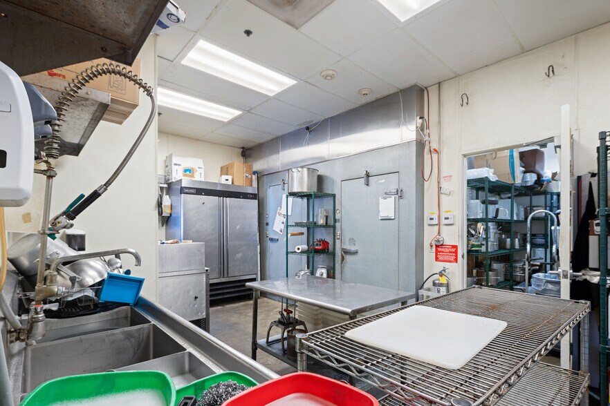 More Photos Of 8266 Firestone Blvd, Downey Restaurant For Lease