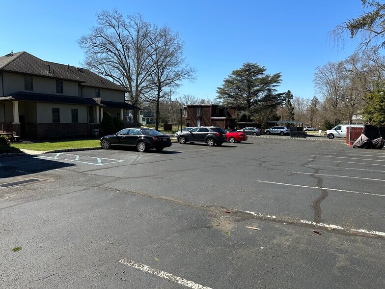 More Photos Of 121 Union Ave, Middlesex Office Residential For Lease