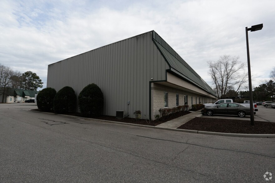 More Photos Of 545 Central Dr, Virginia Beach Distribution For Lease