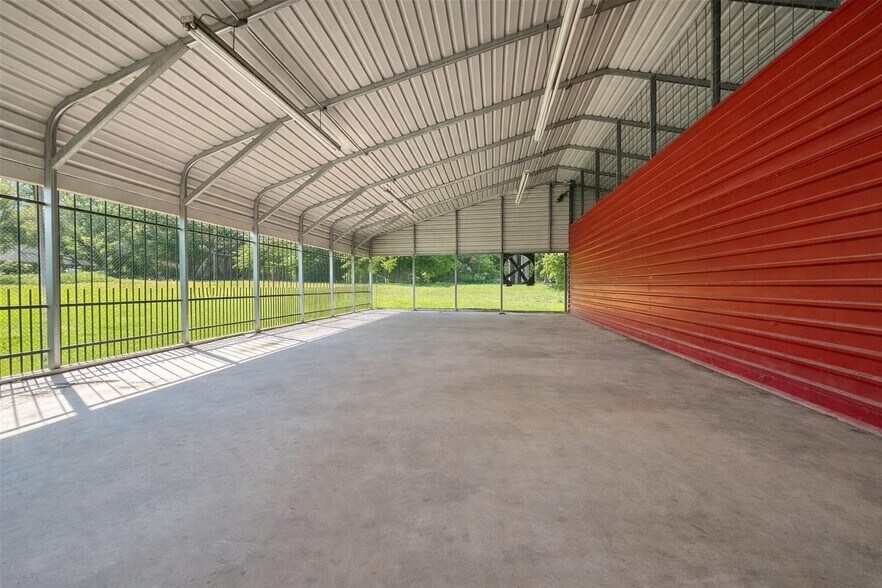 More Photos Of 605 N Richmond Rd, Wharton Flex For Lease
