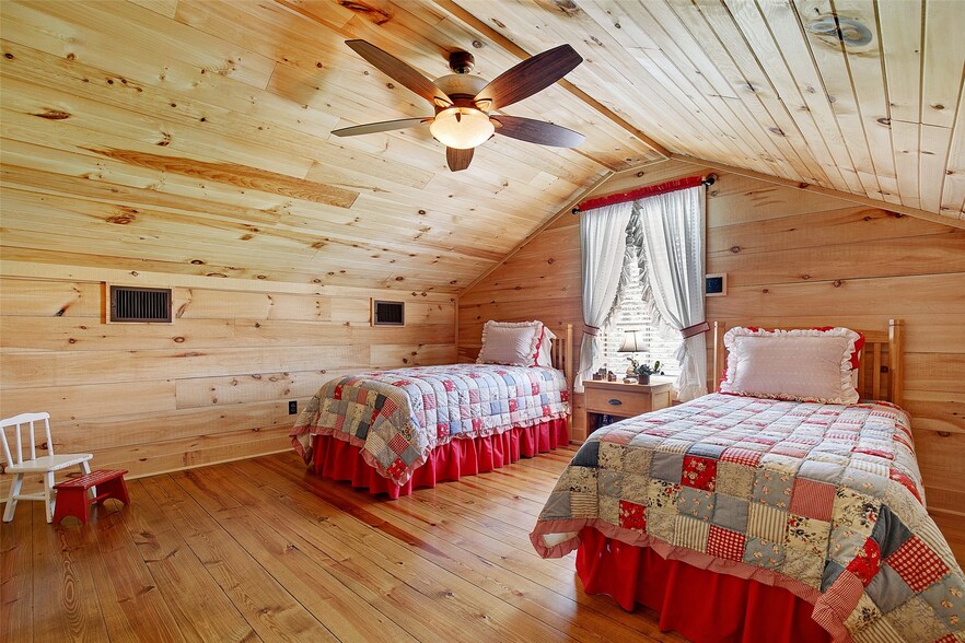 More Photos Of 575 County Road 1214, Quitman Specialty For Sale
