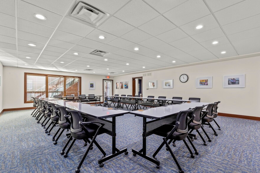 More Photos Of 73 E Wilson Bridge Rd, Worthington Office For Sale