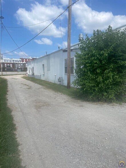 More Photos Of 115 W 7th St, Horton Restaurant For Sale