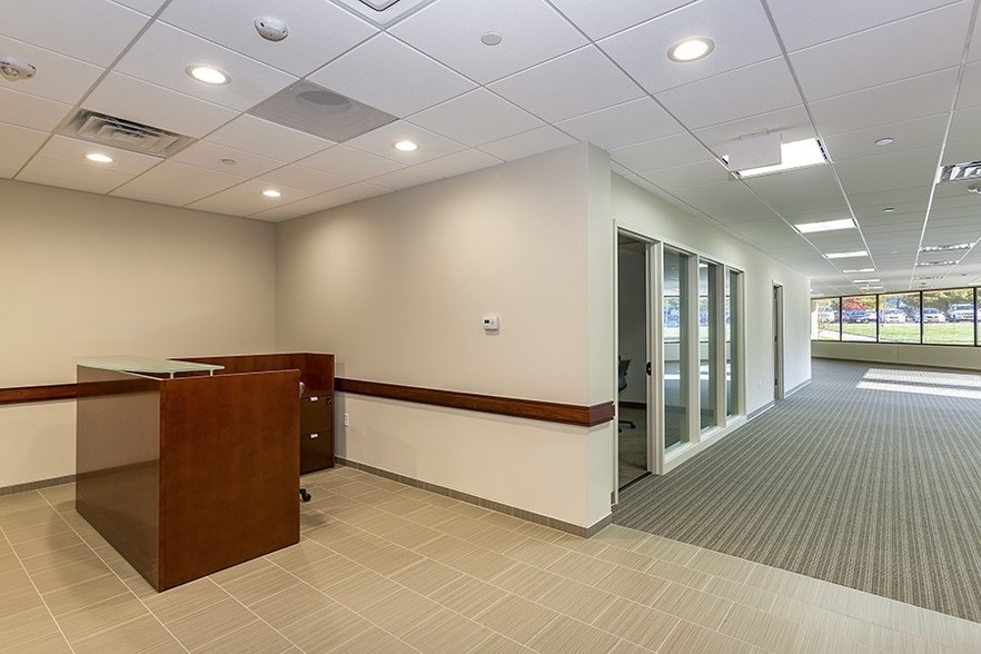 More Photos Of 123 Tice Blvd, Woodcliff Lake Office For Lease