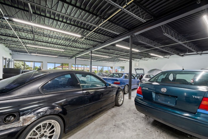 More Photos Of 1441 S Powerline Rd, Pompano Beach Auto Dealership For Lease