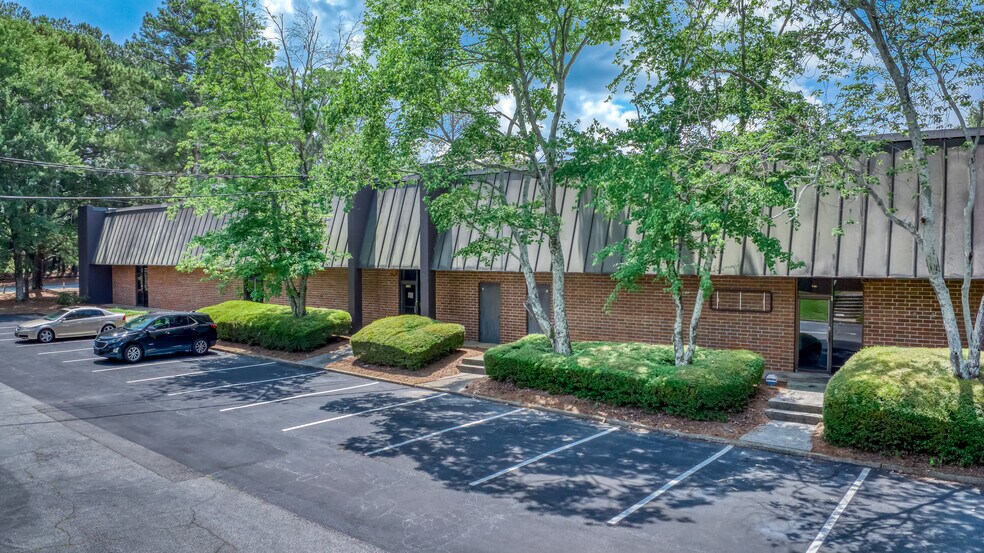 More Photos Of 3150 Oakcliff Industrial St, Doraville Distribution For Lease