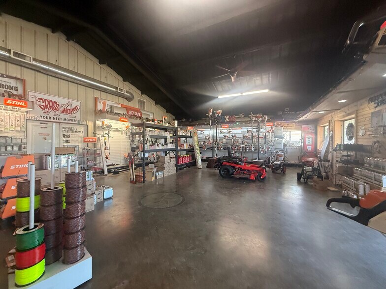 More Photos Of 1521 N State Highway 121, Bonham Freestanding For Sale