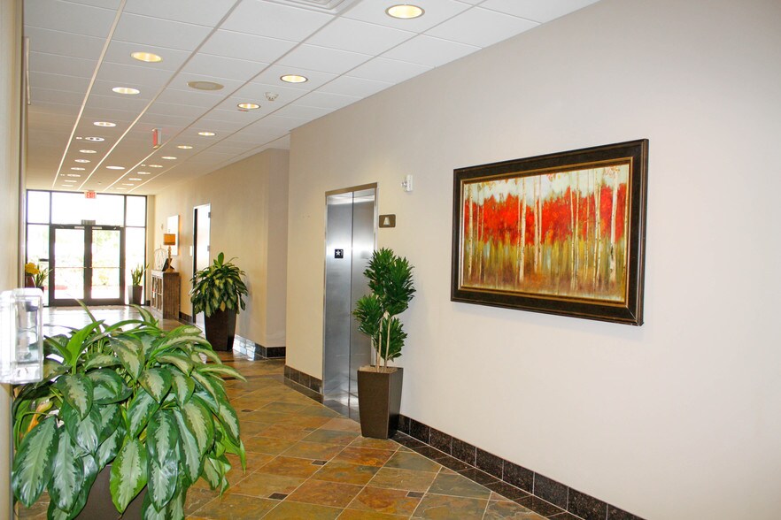 More Photos Of 21021 Springbrook Plaza Dr, Spring Office For Lease