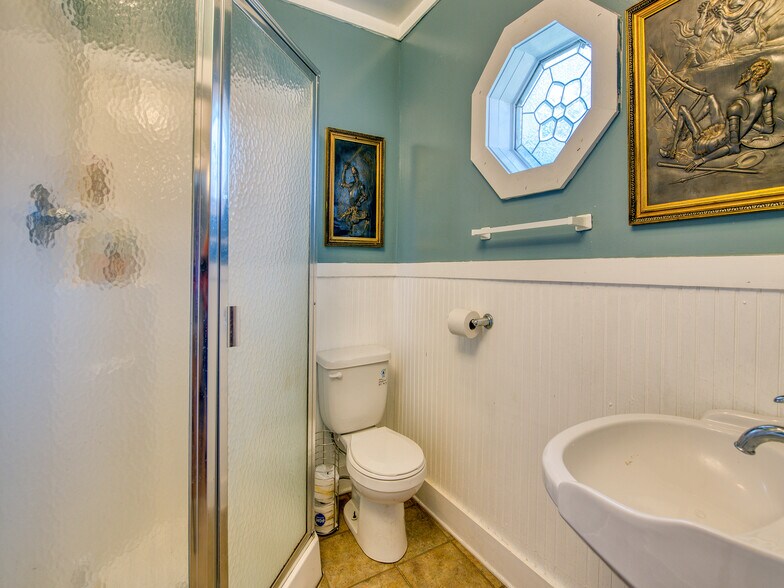 More Photos Of 553 W Main St, Sylva Restaurant For Lease