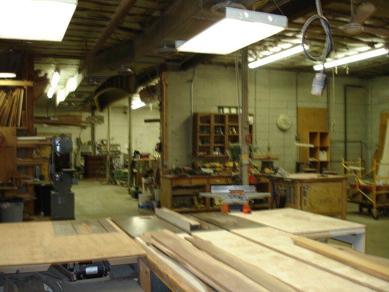 More Photos Of 1422-1434 Lake Lansing Rd, Lansing Warehouse For Lease
