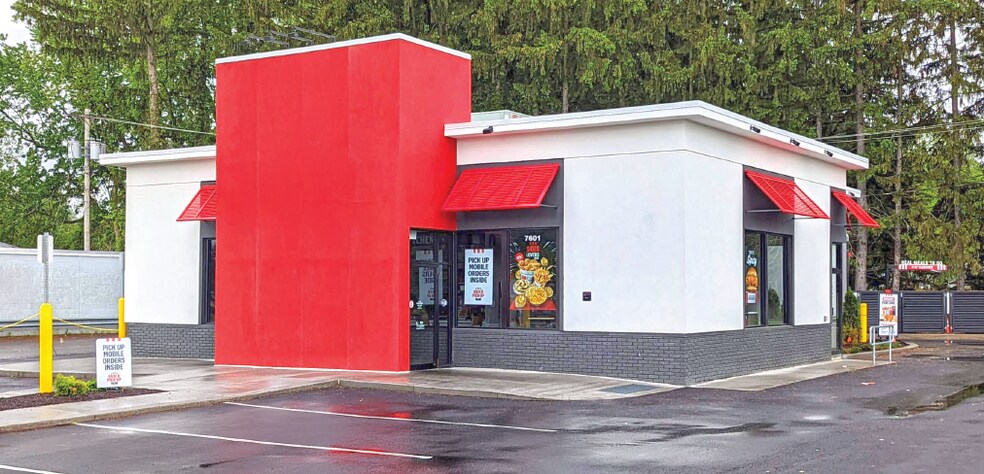 Primary Photo Of 7601 Oswego Rd, Liverpool Fast Food For Lease