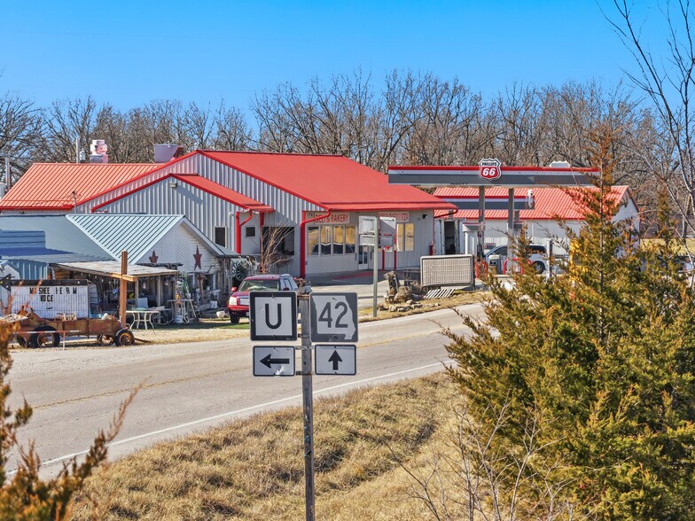 More Photos Of 7 Honey Springs Loop, Brumley Service Station For Sale