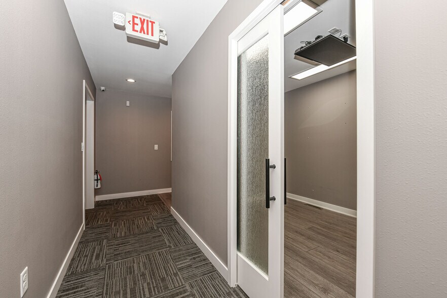 More Photos Of 114 Grove St, Eagle Medical For Lease