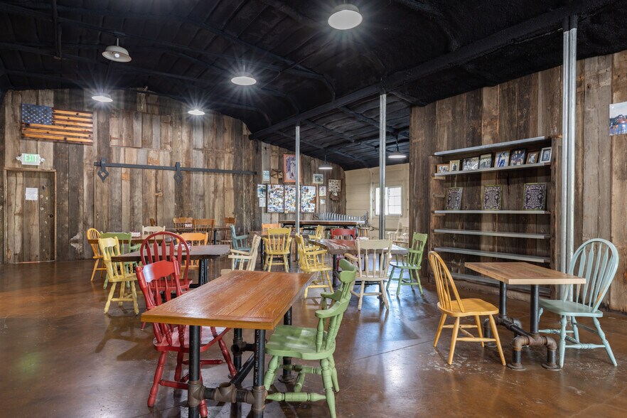 More Photos Of 3106 Golden Gate Dr, Napa Flex For Sale