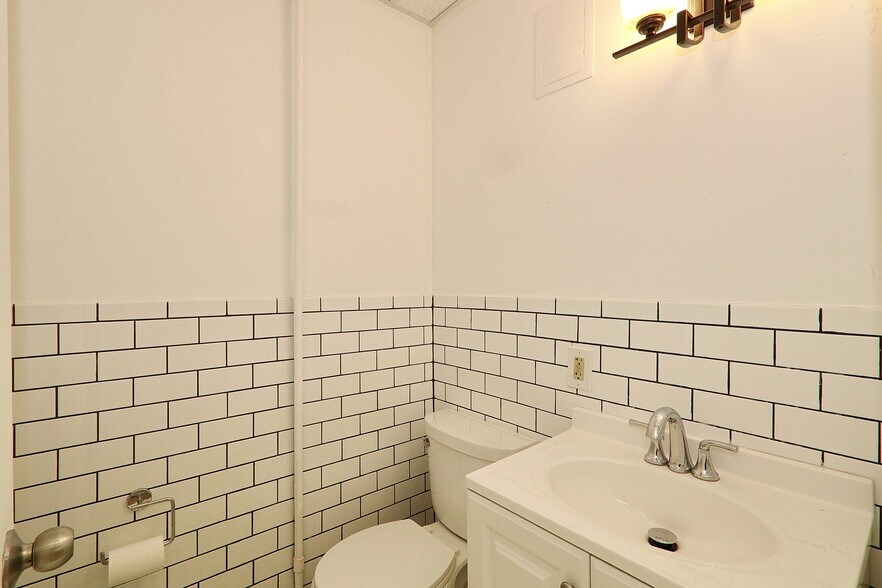 More Photos Of 171 Maplewood Ave, Maplewood Storefront Retail Residential For Sale