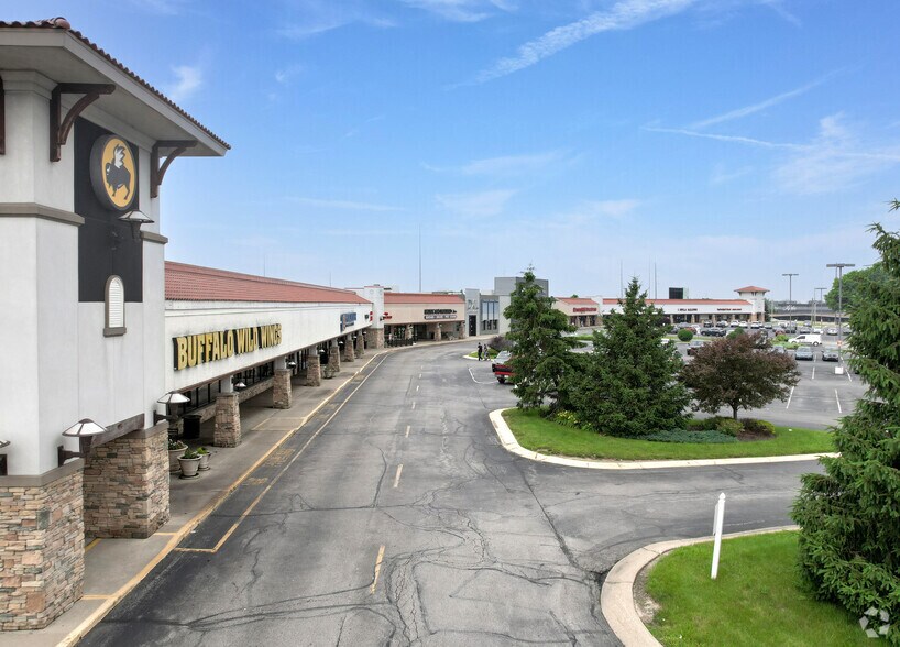 More Photos Of 8440-8540 Castleton Corner Dr, Indianapolis Storefront For Lease