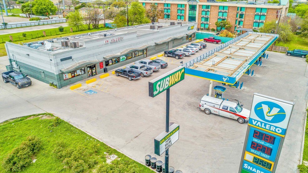 More Photos Of 5626 Leopard St, Corpus Christi Convenience Store For Sale