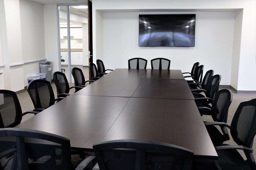 More Photos Of 7524 Standish Pl, Rockville Flex For Lease