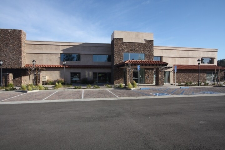 Primary Photo Of 19034-19042 Soledad Canyon Rd, Santa Clarita Medical For Lease