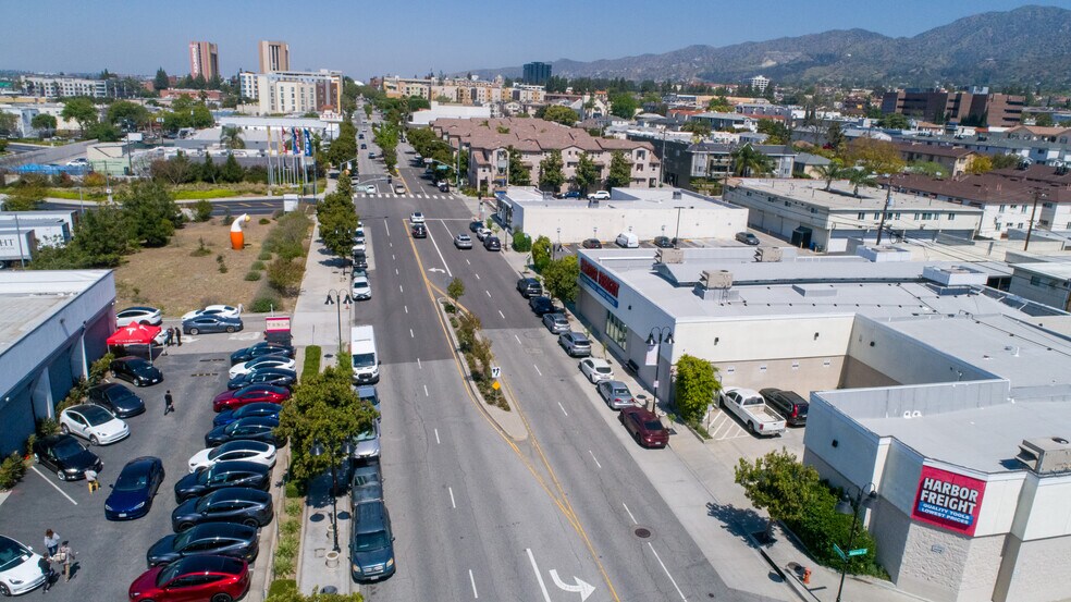 More Photos Of 810-822 S San Fernando Blvd, Burbank Freestanding For Sale
